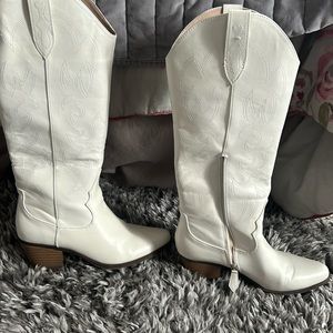White cowgirl boots